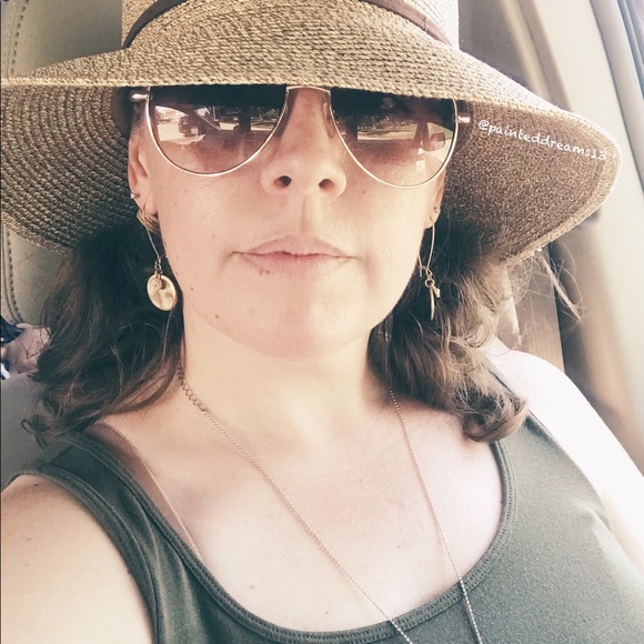 Meet your Posher, Keri - Picture 2 of 2